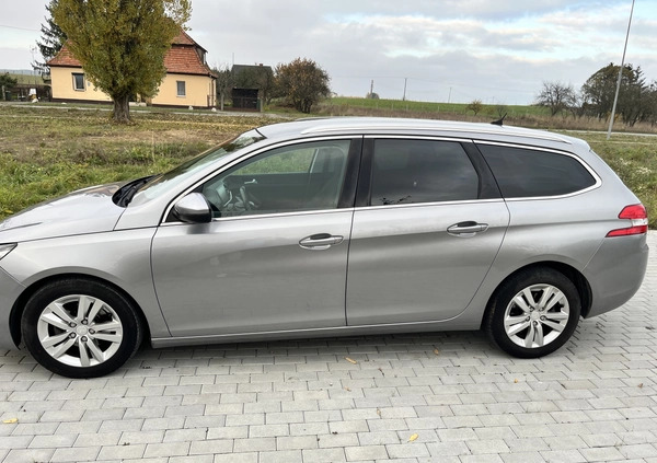 Peugeot 308 cena 32000 przebieg: 204398, rok produkcji 2015 z Konstancin-Jeziorna małe 37